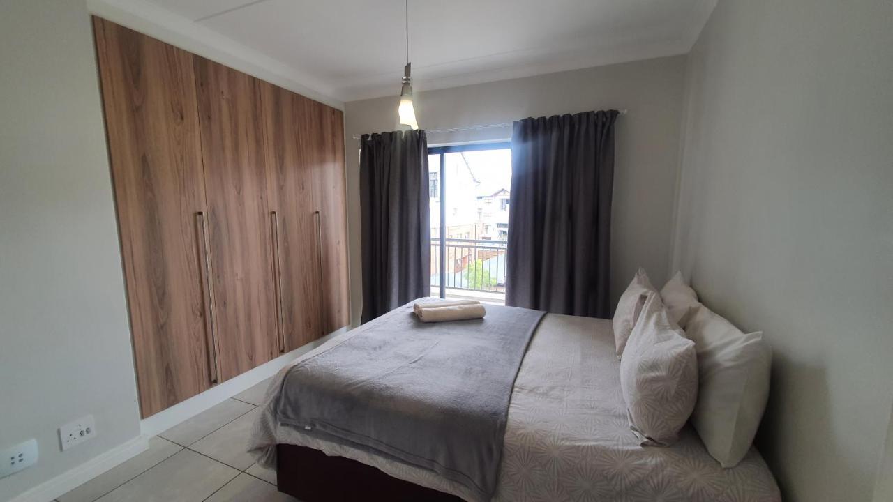 The Blyde Crystal Lagoon One Bedroom Apartment Pretoria Exterior photo